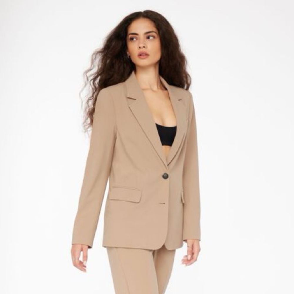 🇨🇦 DYNAMITE Lorelei Tan Blazer